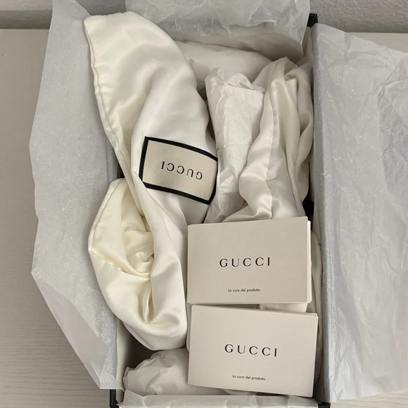 Gucci Women's White Espadrille Slides with Gold Logo - Picture 7 of 7